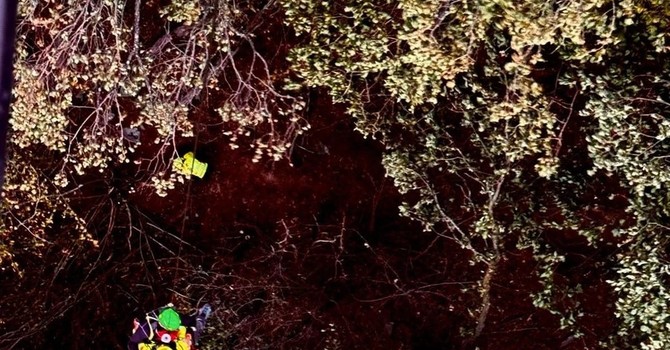 San Germano Chisone, biker ferito in zona impervia: recuperato con il verricello dall'elisoccorso San Germano Chisone, biker ferito in zona impervia: recuperato con il verricello dall'elisoccorso