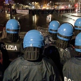 Scontri derby Torino: niente arresti per il poliziotto che ha ferito il tifoso juventino Scontri derby Torino: niente arresti per il poliziotto che ha ferito il tifoso juventino