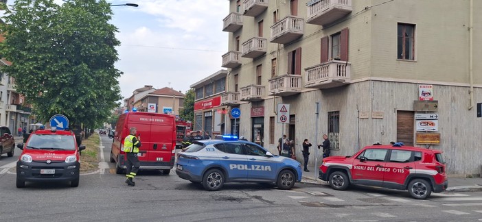 Principio di incendio in uno stabile di strada Lanzo: momenti di paura