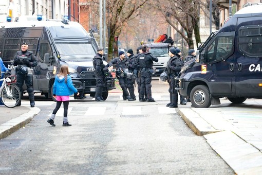 Scuole Vanchiglia, Grimaldi (AVS), Ravinale (AVS), Diena e Busconi (Sinistra Ecologista): “Inaccettabile chiusura per operazioni di polizia"