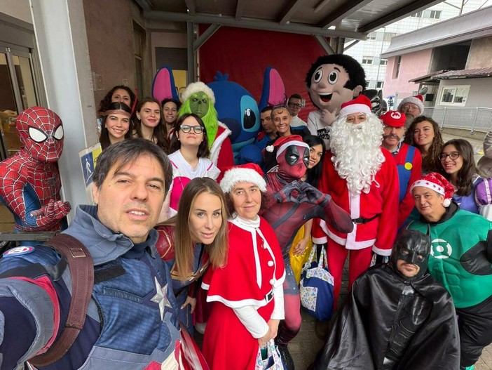 Al Regina Margherita sono arrivati i supereroi per regalare sorrisi ai piccoli pazienti