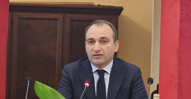 Diktat di Lo Russo ai negozi di Torino: "Con caldo torrido, tenete chiuse le porte con aria condizionata accese"