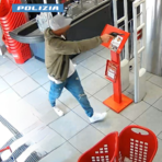 Alcune delle immagini delle rapine messe a segno dall'uomo arrestato Alcune delle immagini delle rapine messe a segno dall'uomo arrestato