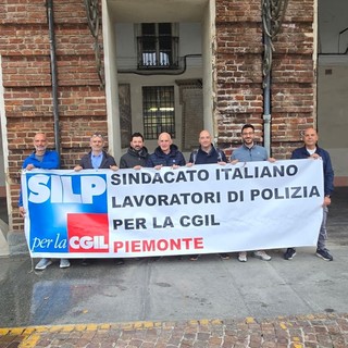 La manifestazione di oggi davanti alla Prefettura