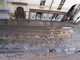 Manutenzione strade: lastroni dissestati e segnaletica danneggiata in via Accademia Albertina