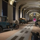 Una immagine delle auto d'epoca in mostra a Stupinigi