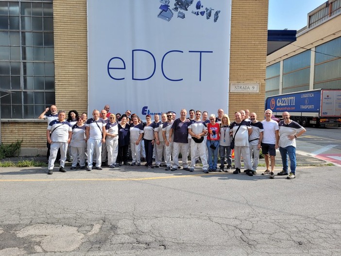 Alcuni lavoratori del comparto Edct di Mirafiori Alcuni lavoratori del comparto Edct di Mirafiori