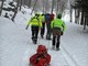 L'intervento dei tecnici del Soccorso Alpino con la barella L'intervento dei tecnici del Soccorso Alpino con la barella