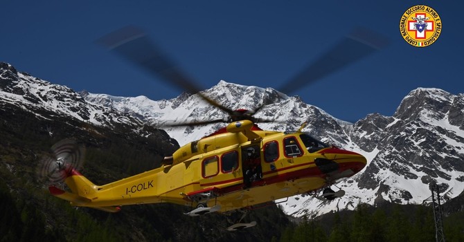 Val di Susa, escursionista francese disperso nei boschi sopra Beaulard: le ricerche anche con l'elicottero