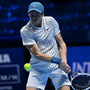 Sinner in azione durante le Atp Finals di Torino