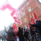 Venerdì anche Torino è in piazza per lo sciopero generale contro la legge di Bilancio di Meloni Venerdì anche Torino è in piazza per lo sciopero generale contro la legge di Bilancio di Meloni