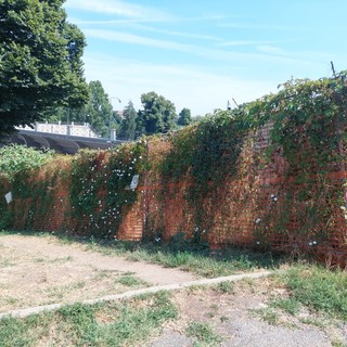 Infiltrazioni e vandalismi sulla scalinata di via Lomellina: &quot;Riqualificazione non prioritaria&quot;