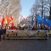 Una delle manifestazioni a favore del rinnovo del contratto nazionale metalmeccanici Una delle manifestazioni a favore del rinnovo del contratto nazionale metalmeccanici