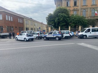 Caos nella riconsegna delle schede elettorali questa mattina in via Ponchielli
