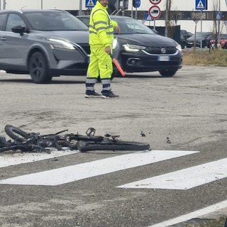 L'uomo è stato portato in ospedale con l'elicottero, condizioni gravissime L'uomo è stato portato in ospedale con l'elicottero, condizioni gravissime