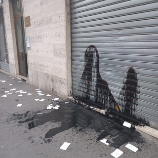 Bomba carta contro il Banfo e colpi di piccone sulla serranda di FdI, Sala Rossa unita contro la violenza