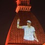 Torino celebra Sinner, sulla Mole l’immagine del campione di Wimbledon