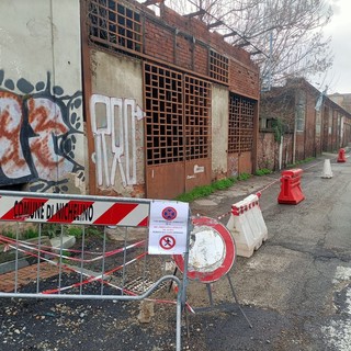 Nichelino, rischio crollo di un edificio abbandonato: chiuso un tratto di via Moncenisio