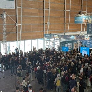 Salone del Libro preso d’assalto anche nella seconda giornata Salone del Libro preso d’assalto anche nella seconda giornata