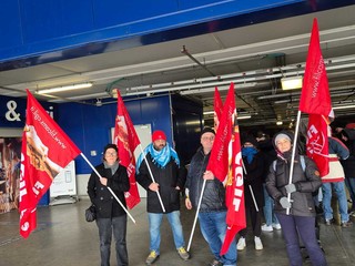 Prima di due giornate di sciopero per i lavoratori Ikea di Collegno Prima di due giornate di sciopero per i lavoratori Ikea di Collegno