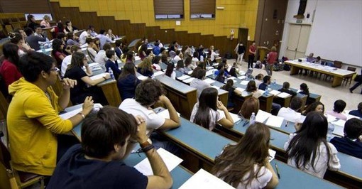 studenti universitari in aula magna