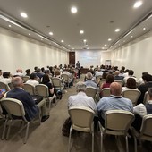 Torino allo specchio con la sua impresa, tra radici e futuro per portare i manager nelle pmi