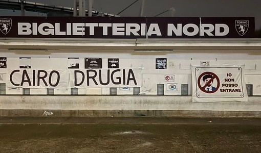"Cairo al cimitero": ancora striscioni dei tifosi del Toro contro il presidente