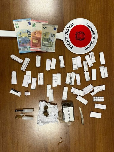 La droga sequestrata a casa del minorenne di Giaveno