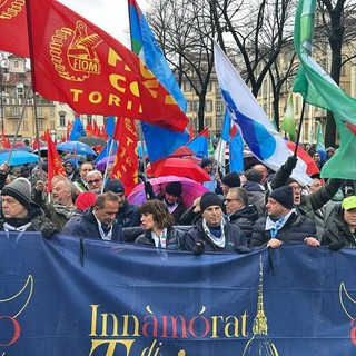 La pioggia non ferma l’amore di Torino per l’auto