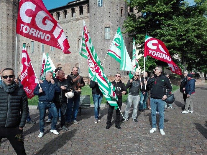 Vigilanza privata: i dipendenti SicurItalia protestano davanti alla Prefettura di Torino
