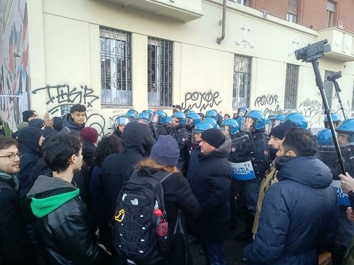 Scontri all'Università di Torino, la posizione dell'ateneo: “Democrazia garantita, ma l'ordine pubblico non spetta a noi”