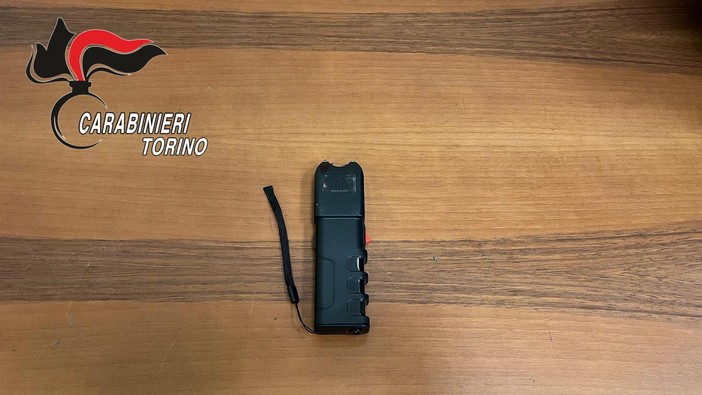 Violenze e rapine con taser a Mirafiori: in carcere 4 persone Violenze e rapine con taser a Mirafiori: in carcere 4 persone