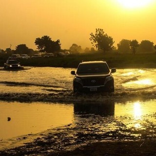 Guida intelligente su ogni tipo di superficie: consigli per la manutenzione dell'auto per affrontare in sicurezza diversi tipi di terreno