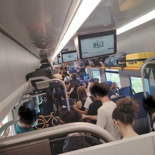 Convogli sovraffollati verso la Liguria Convogli sovraffollati verso la Liguria