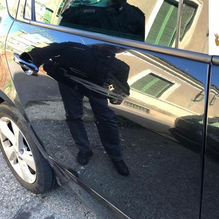 Truffa dello specchietto (foto di repertorio)