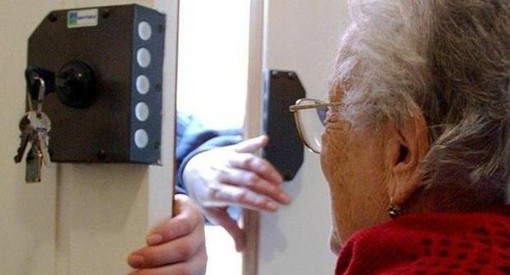 Si finge un Maresciallo per derubare due anziani: arrestato un 39enne per furto aggravato