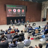 incontro pubblico con tavolata