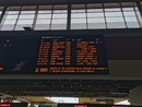 Il tabellone che evidenza ritardi e cancellazioni a Porta Nuova Il tabellone che evidenza ritardi e cancellazioni a Porta Nuova