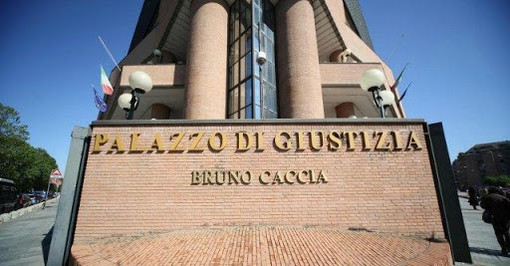 Ondata di casi di stalking e violenza, il tribunale di Torino studia una riforma del 'Codice Rosso'