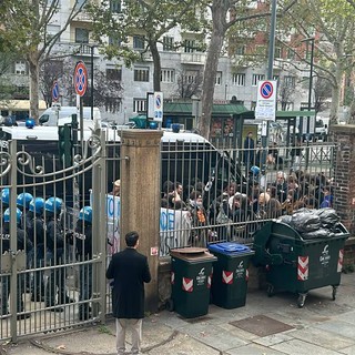 UniTo inaugura l'anno accademico, ma fuori arriva la contestazione