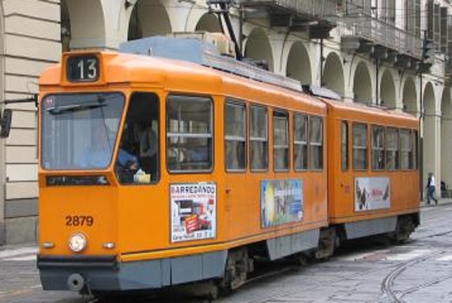 I tram arancioni in pre-pensionamento estivo, il motivo? Non hanno l'aria condizionata