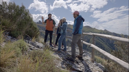 A Bardonecchia &quot;Tra natura e quota: Giovanni Storti sopravvive alle Alpi Apuane&quot;