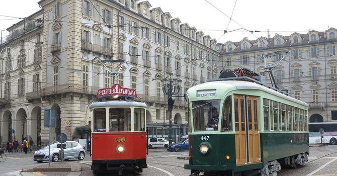 Una bella foto d'archivio di tram storici Una bella foto d'archivio di tram storici