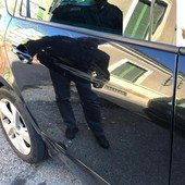 Truffa dello specchietto (foto di repertorio)