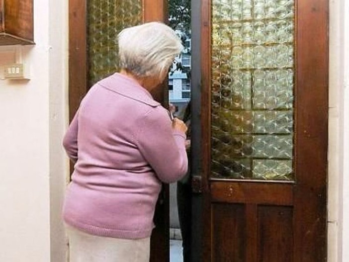 Moncalieri, finti tecnici del gas scoperti da un anziano (foto di archivio)