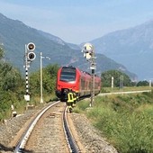 Ferrovie, anziana investita di striscio dal treno Torino-Aosta: tratta momentaneamente sospesa