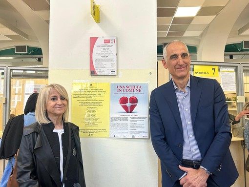 Luciana Littizzetto e Francesco Tresso all'anagrafe centrale di Torino