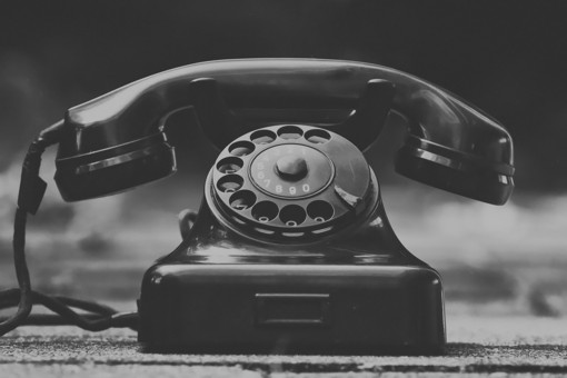Il mercato della voce: come sono cambiate le linee erotiche e i servizi telefonici a sovrapprezzo in Italia Il mercato della voce: come sono cambiate le linee erotiche e i servizi telefonici a sovrapprezzo in Italia