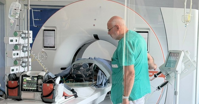 Pesa 210 chili e non può fare la Tac: salvato dalla tecnologia "su misura" dell'ospedale di Rivoli Pesa 210 chili e non può fare la Tac: salvato dalla tecnologia "su misura" dell'ospedale di Rivoli