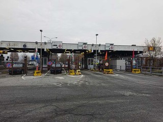 Lavoratori Transnova in protesta davanti ai cancelli Stellantis Lavoratori Transnova in protesta davanti ai cancelli Stellantis